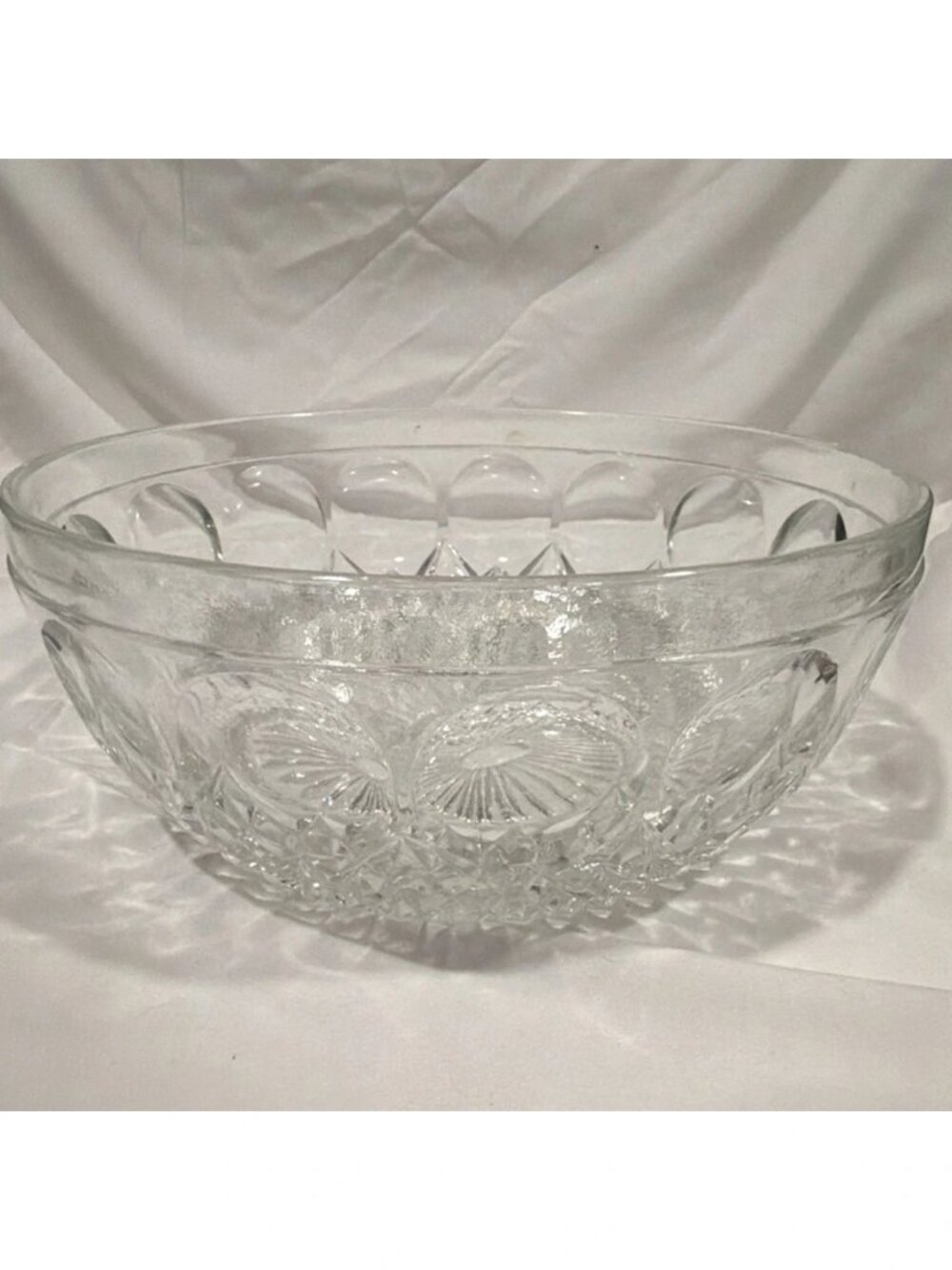 Vintage Arcoroc Serving Bowl‎ Round 10 inch starburst and diamond cut candy bowl